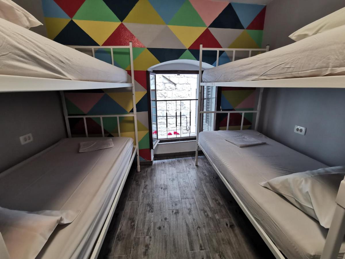 Fiesta Siesta Social Hostel Split Exteriör bild